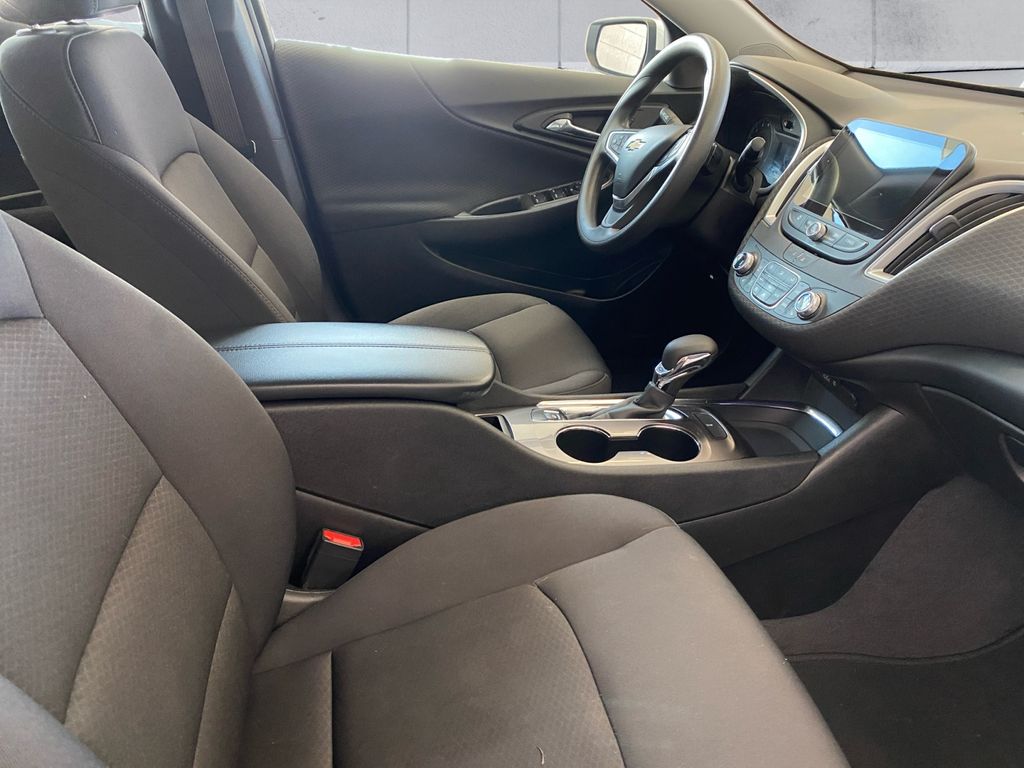 2022 Chevrolet Malibu 1LT photo 12