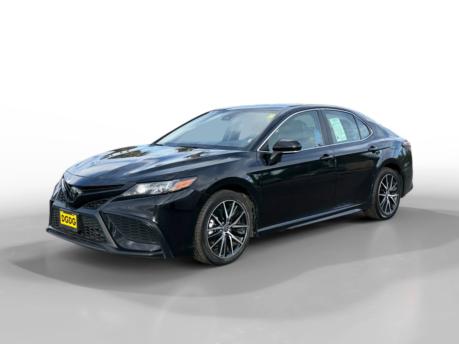 2023 Toyota Camry SE's photo