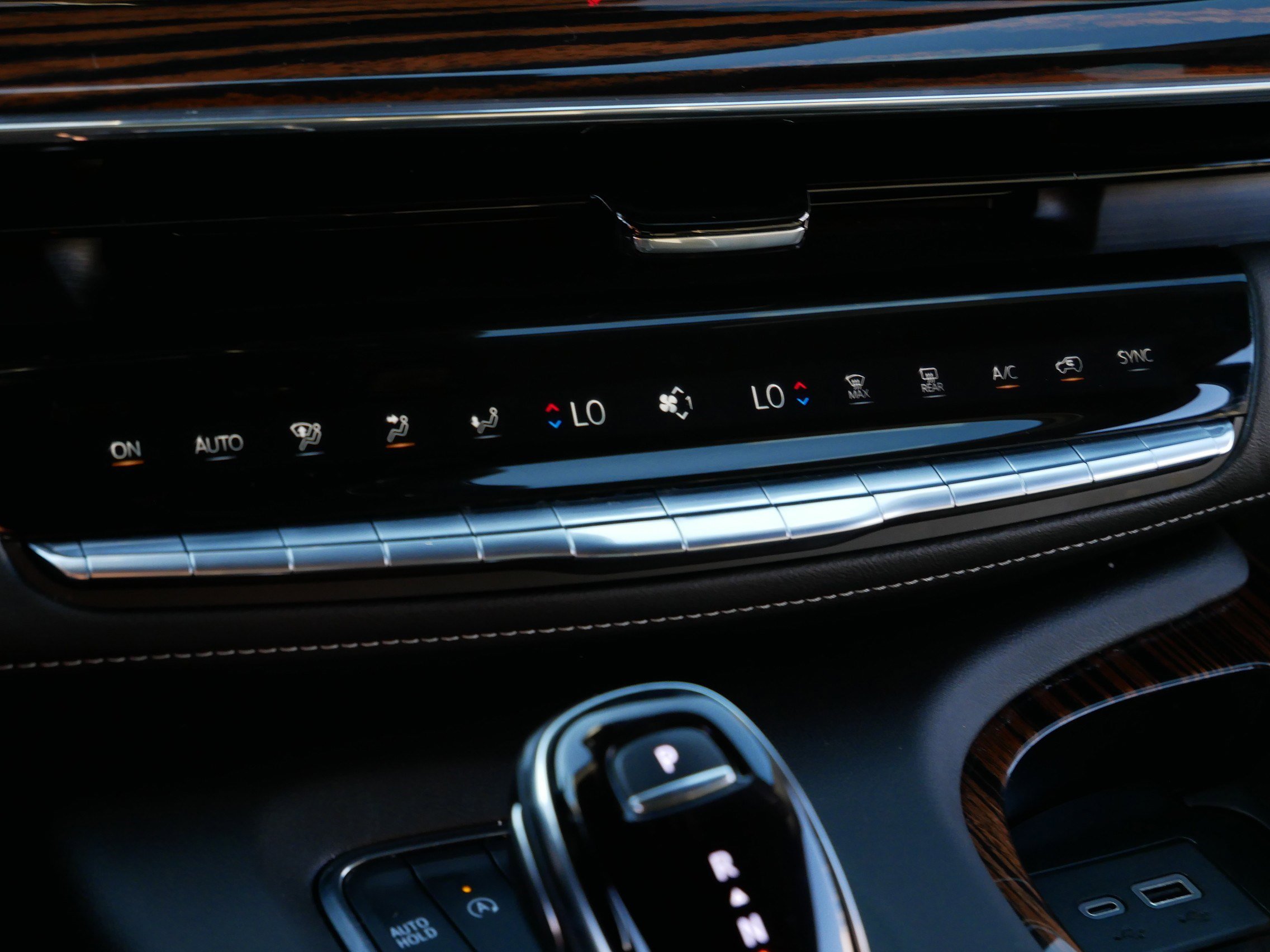 2023 Cadillac Escalade Premium Luxury photo 22