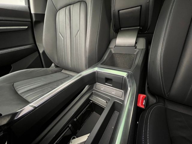 2023 Audi e-tron Premium photo 37