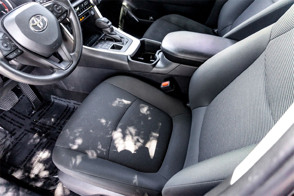2024 Toyota RAV4 LE photo 14