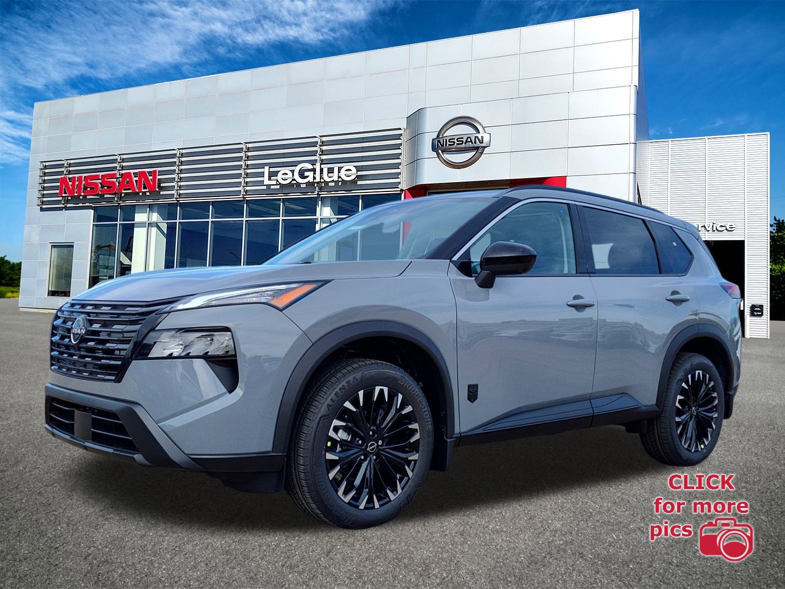 2026 Nissan Rogue Dark Armor's photo