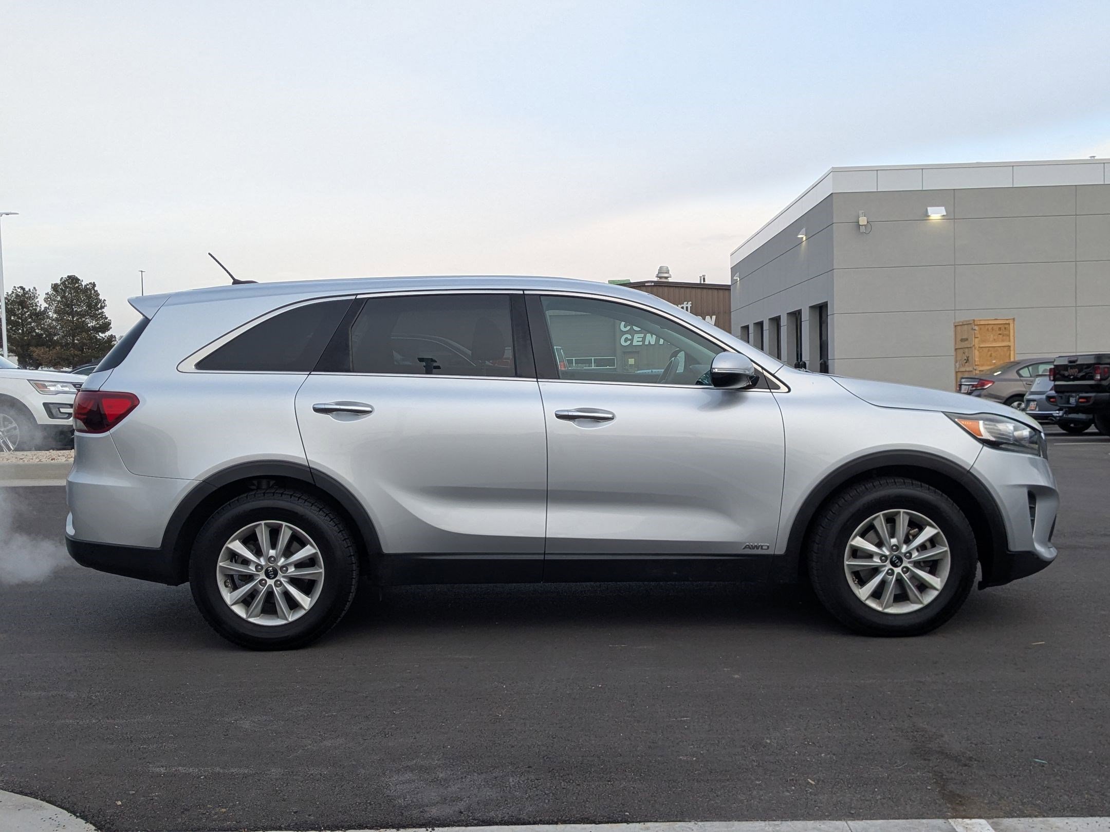 Used 2019 Kia Sorento LX with VIN 5XYPGDA54KG570382 for sale in Ogden, UT