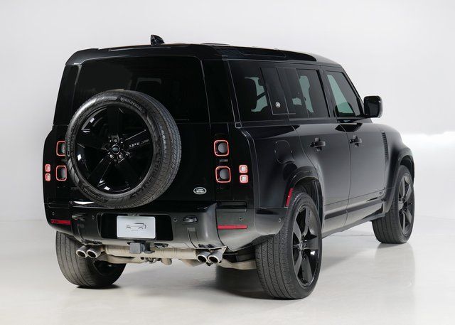 2023 Land Rover Defender 110 V8 photo 2