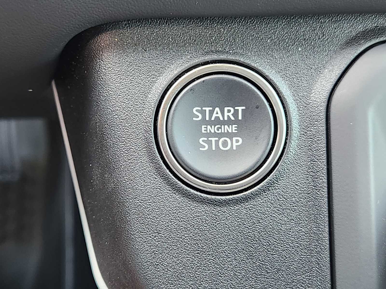 2025 Land Rover Defender 110 X-Dynamic SE photo 18