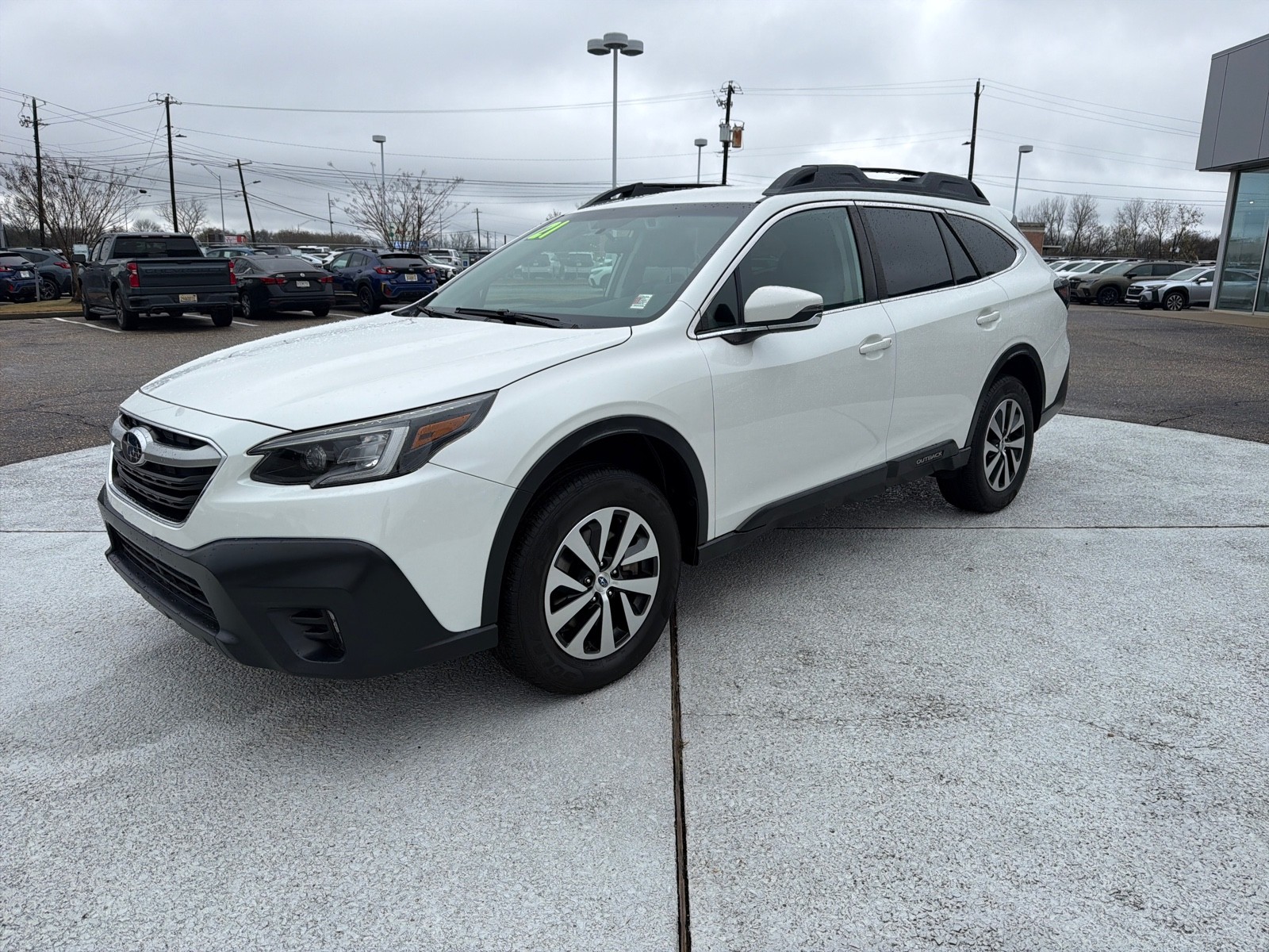 2021 Subaru Outback Premium photo 3