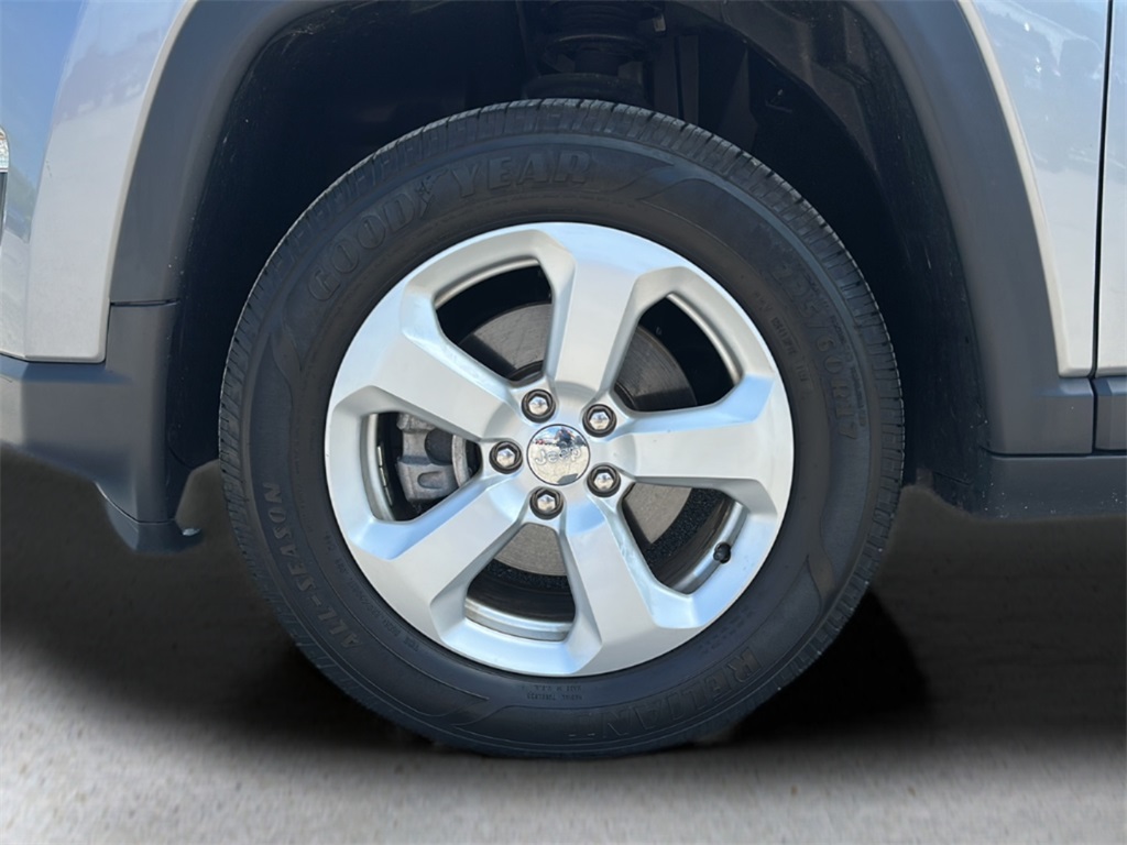 2018 Jeep Compass Latitude photo 18
