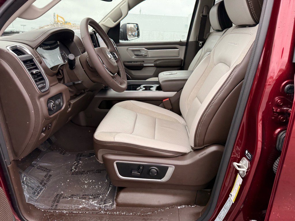 2025 Ram 1500 Laramie photo 8