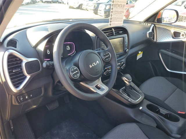 2025 Kia Soul LX photo 8