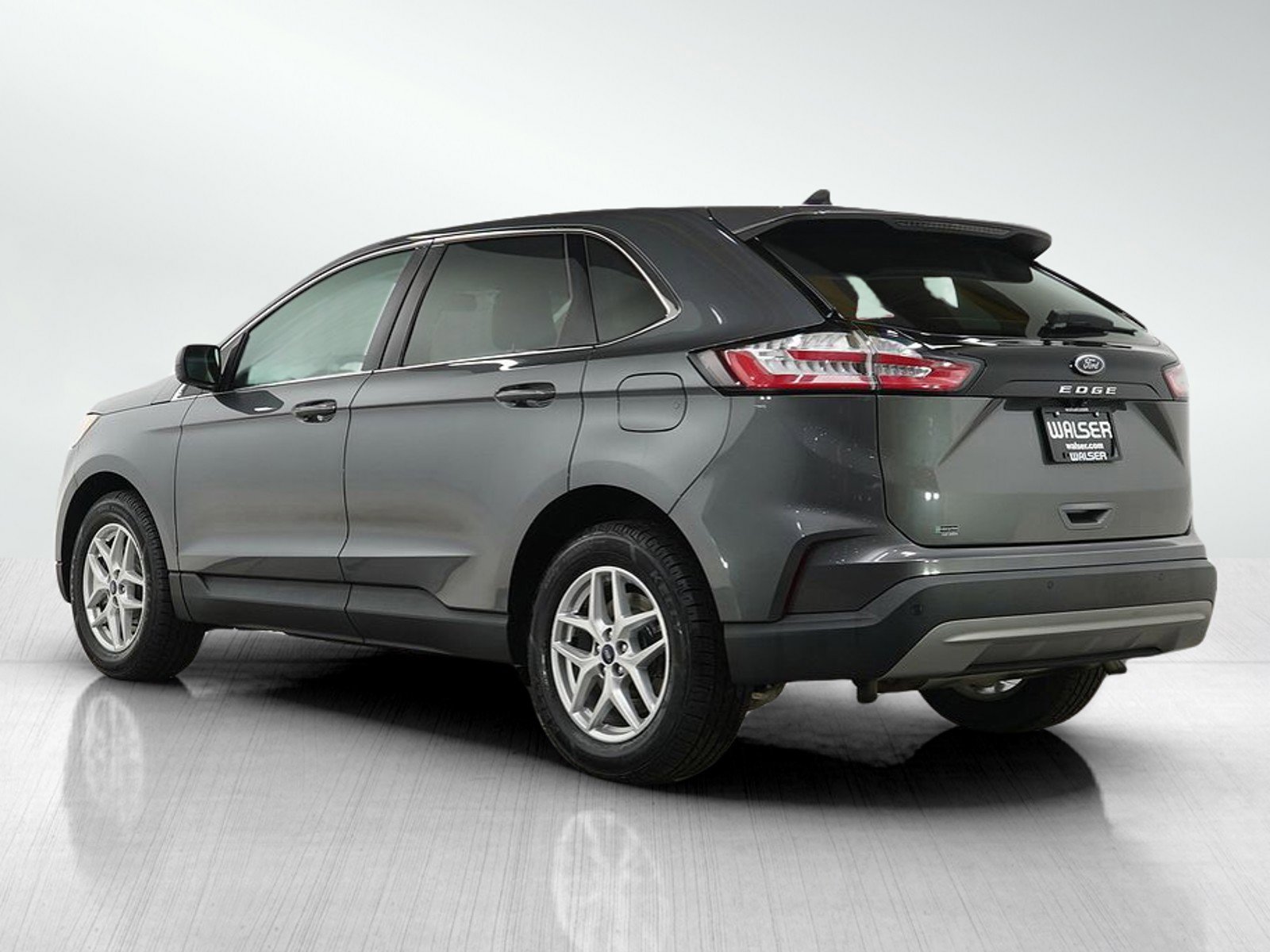 2022 Ford Edge SEL photo 3