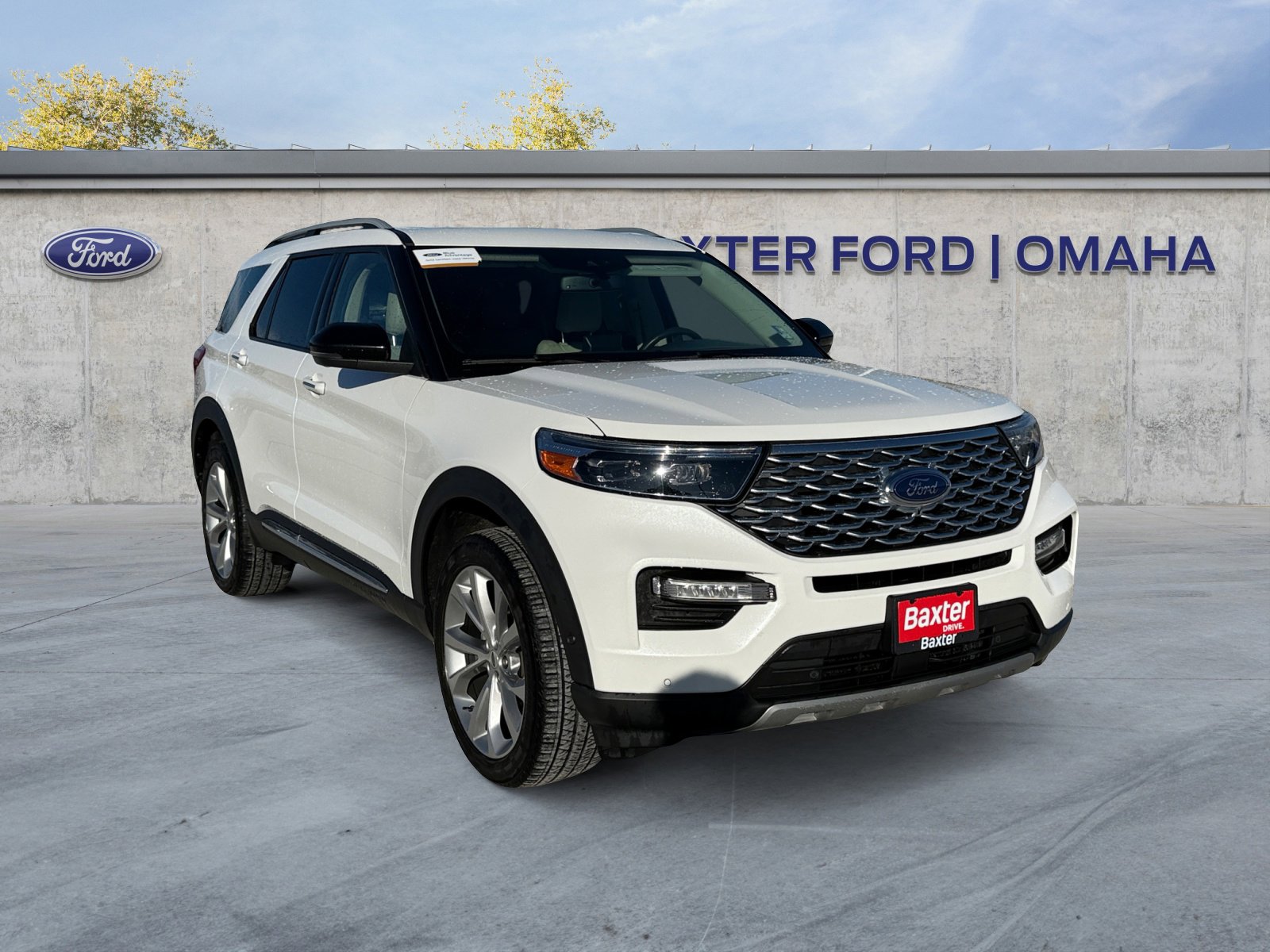2021 Ford Explorer Platinum's photo