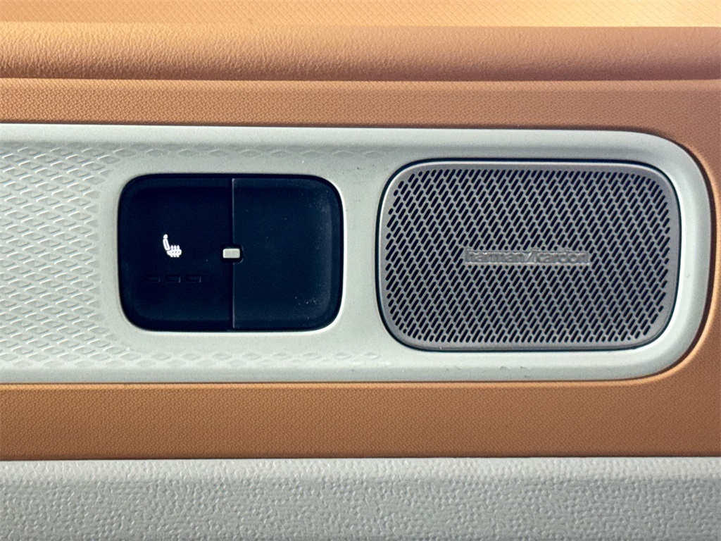 2025 Volkswagen ID. Buzz Pro Plus photo 17