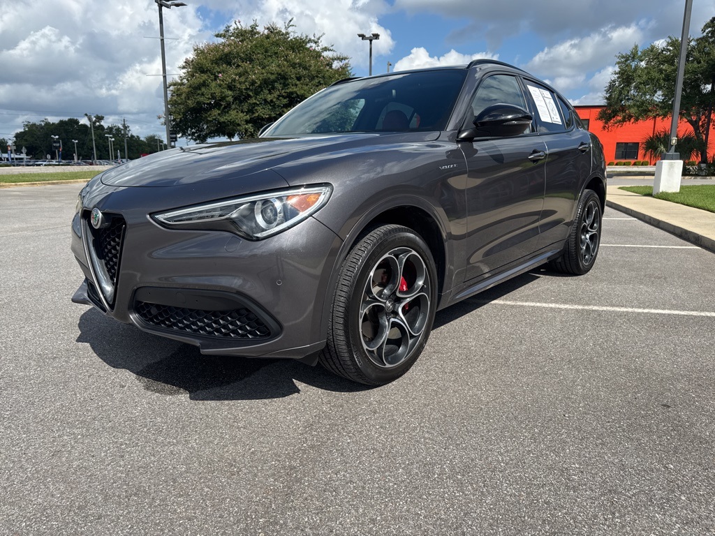 2023 Alfa Romeo Stelvio Ti photo 4