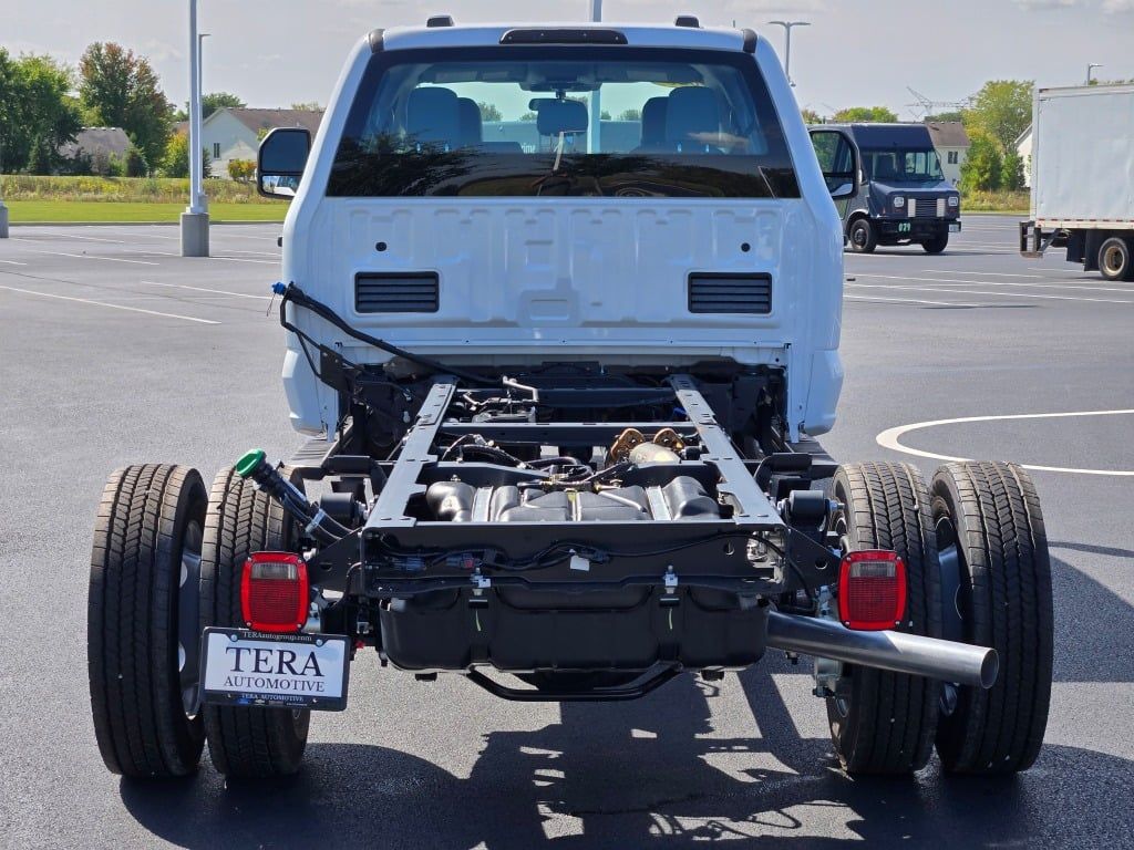 2026 Ford F-550 photo 11