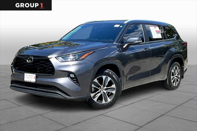 2023 Toyota Highlander XLE's photo