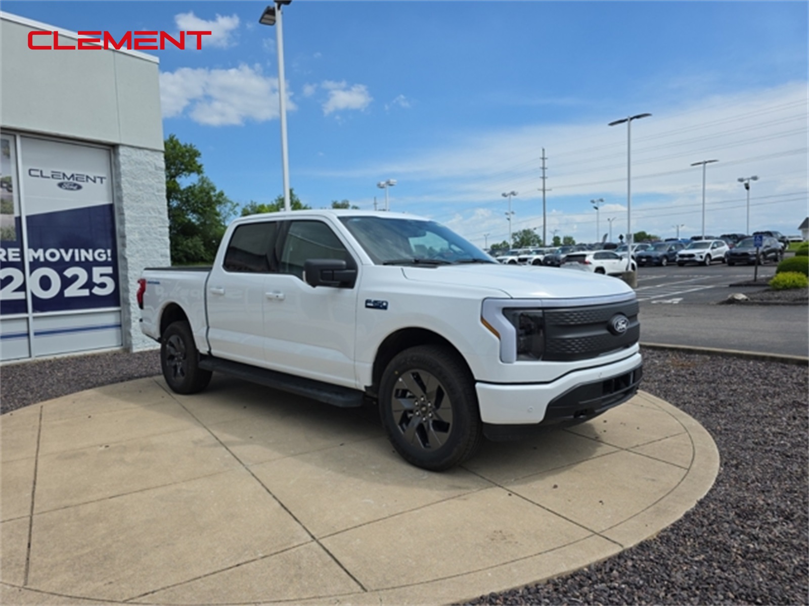2025 Ford F-150 Lightning photo 3