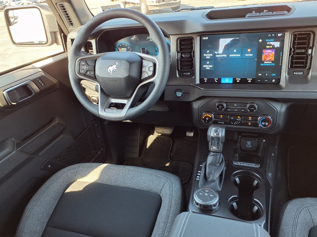 2025 Ford Bronco Base photo 19