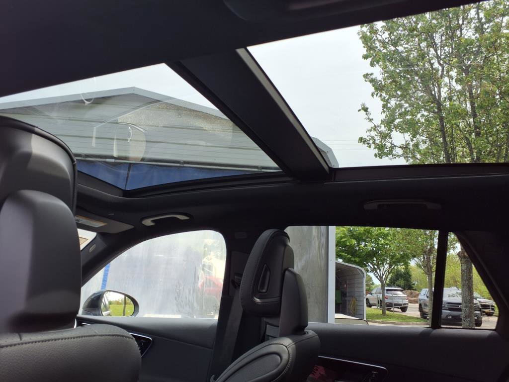 2025 Mercedes Benz GLC 300 4MATIC photo 9