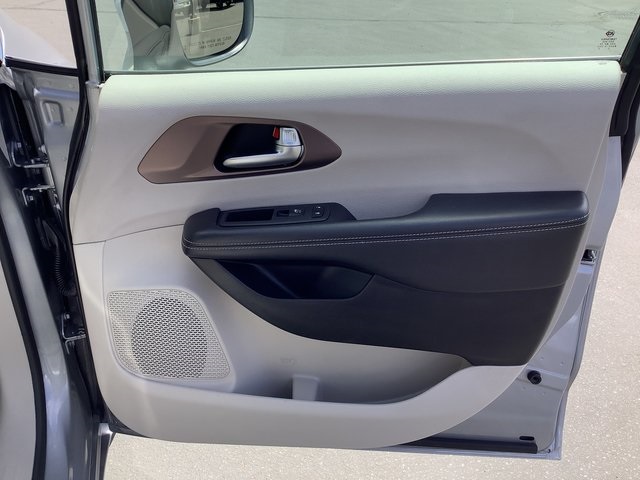 2021 Chrysler Voyager LXi photo 34