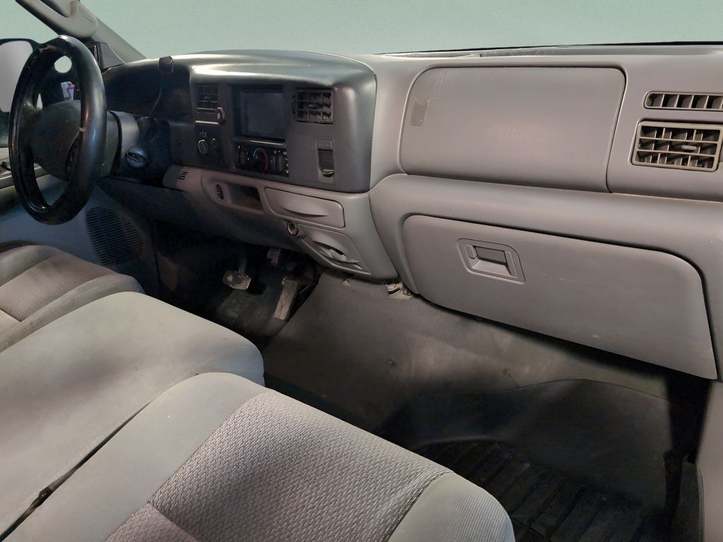 2004 Ford F-350 Lariat photo 18