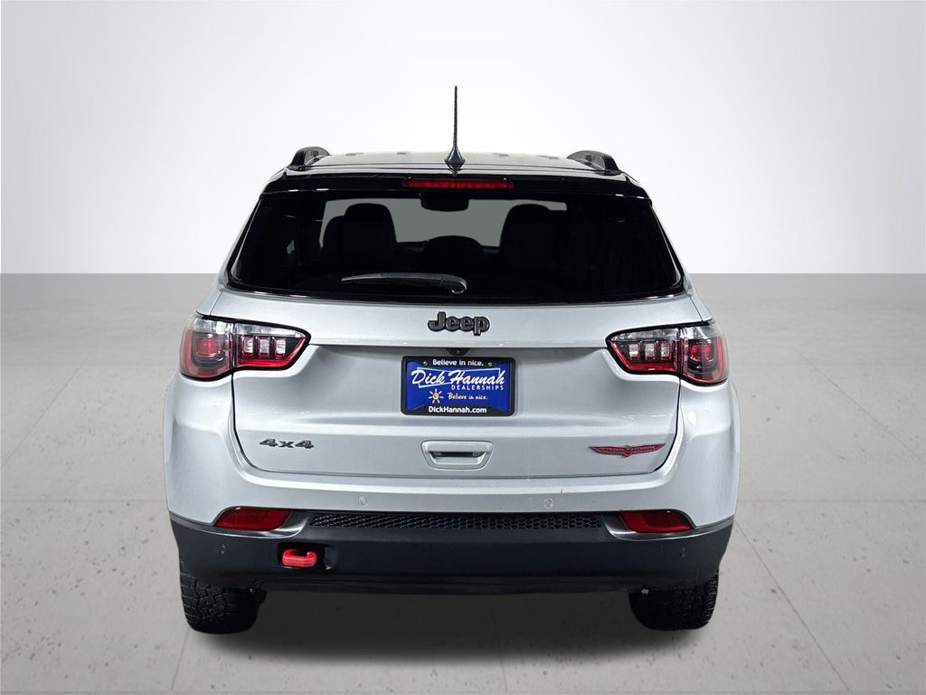 2024 Jeep Compass Trailhawk photo 3