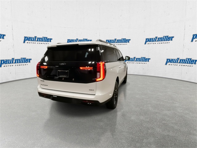 2025 Ford Expedition Platinum MAX photo 3
