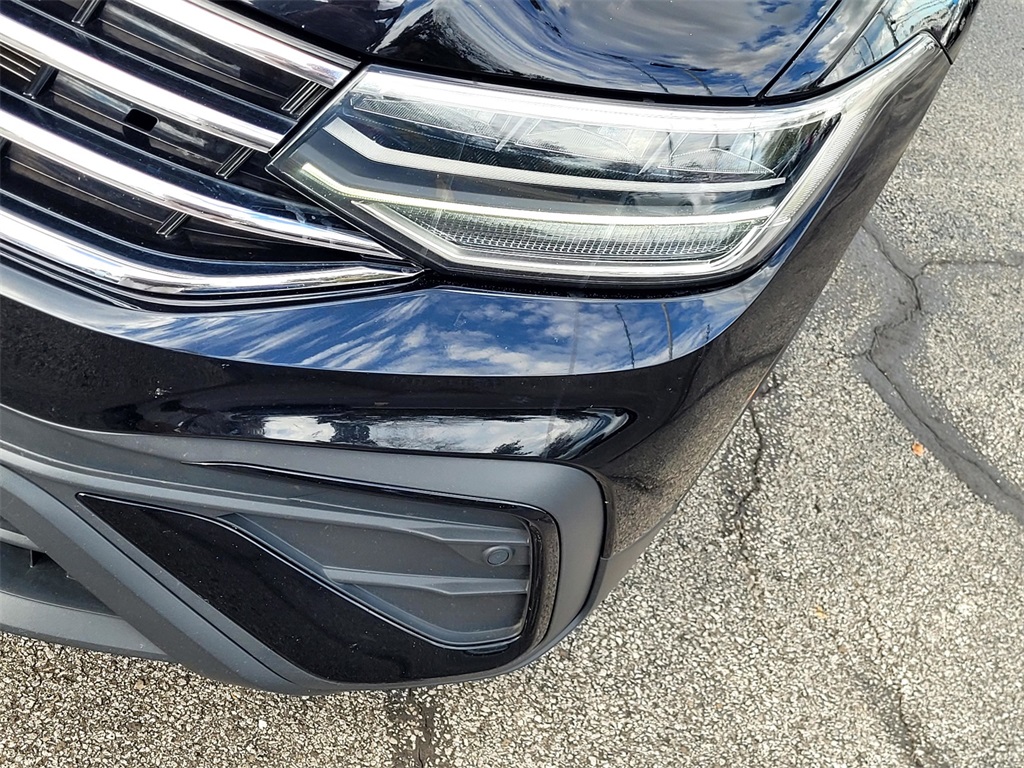 2024 Volkswagen Tiguan SE Wolfsburg Edition photo 8