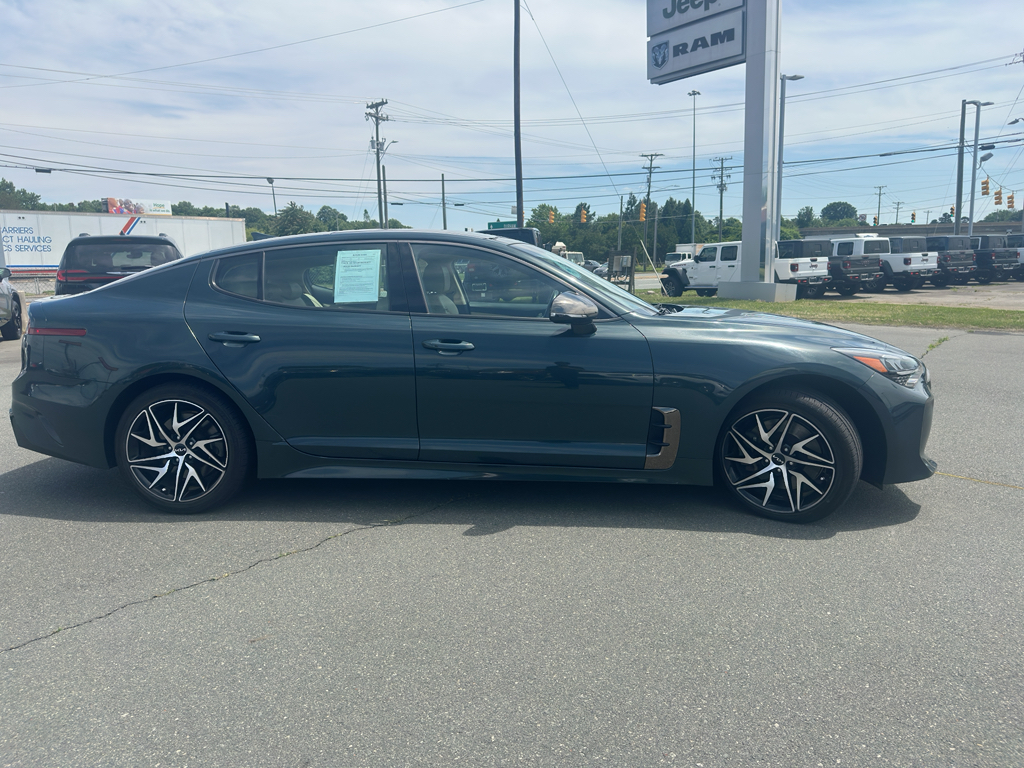 2023 Kia Stinger GT-Line photo 9