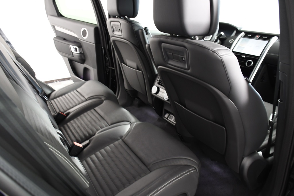 2025 Land Rover Discovery SE photo 19
