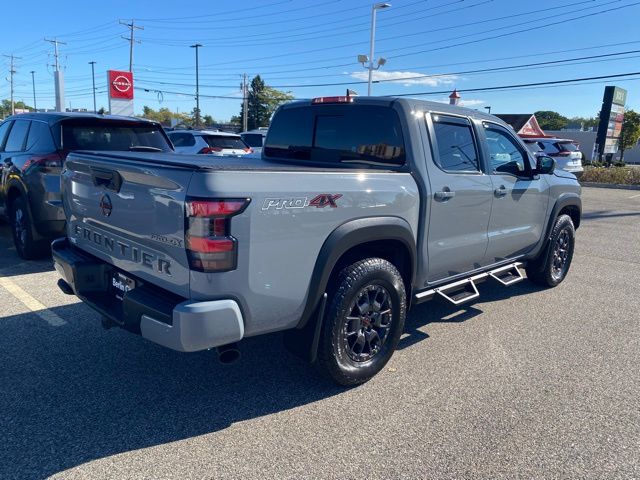 2023 Nissan Frontier PRO-4X photo 3