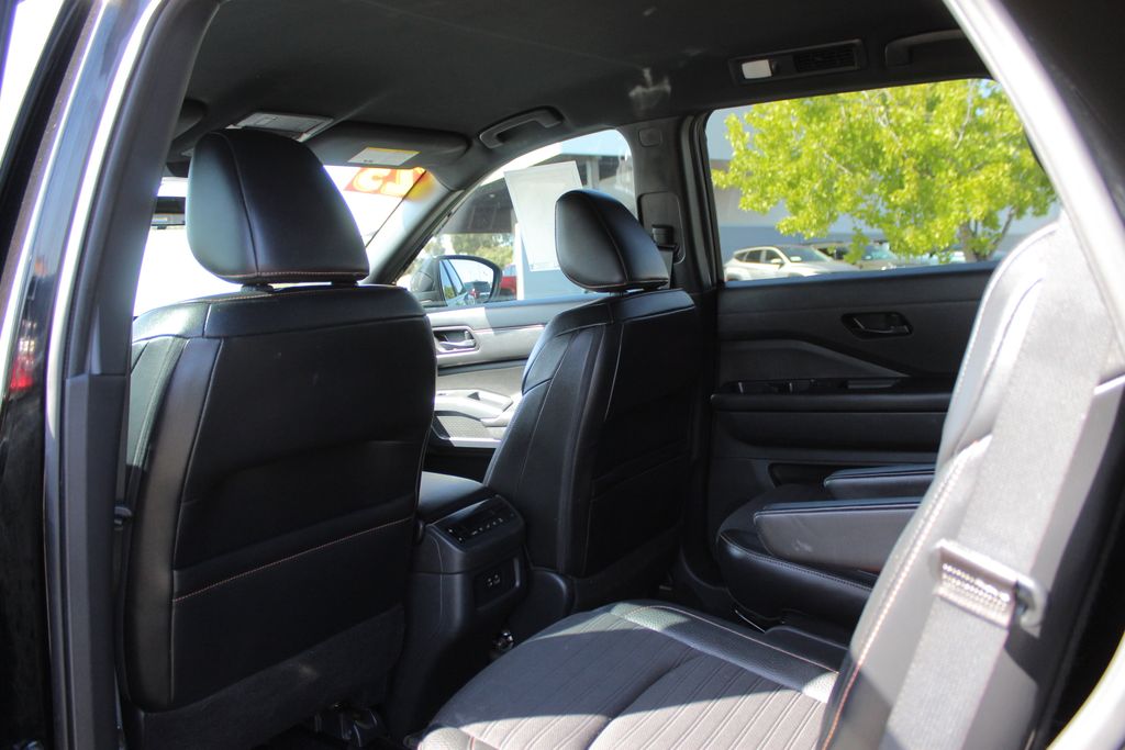 2023 Nissan Pathfinder Rock Creek photo 12
