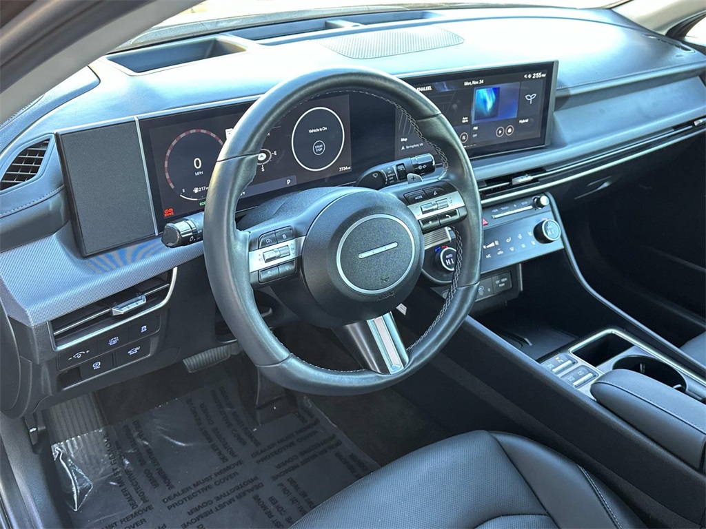 2025 Hyundai Sonata Hybrid Limited photo 2