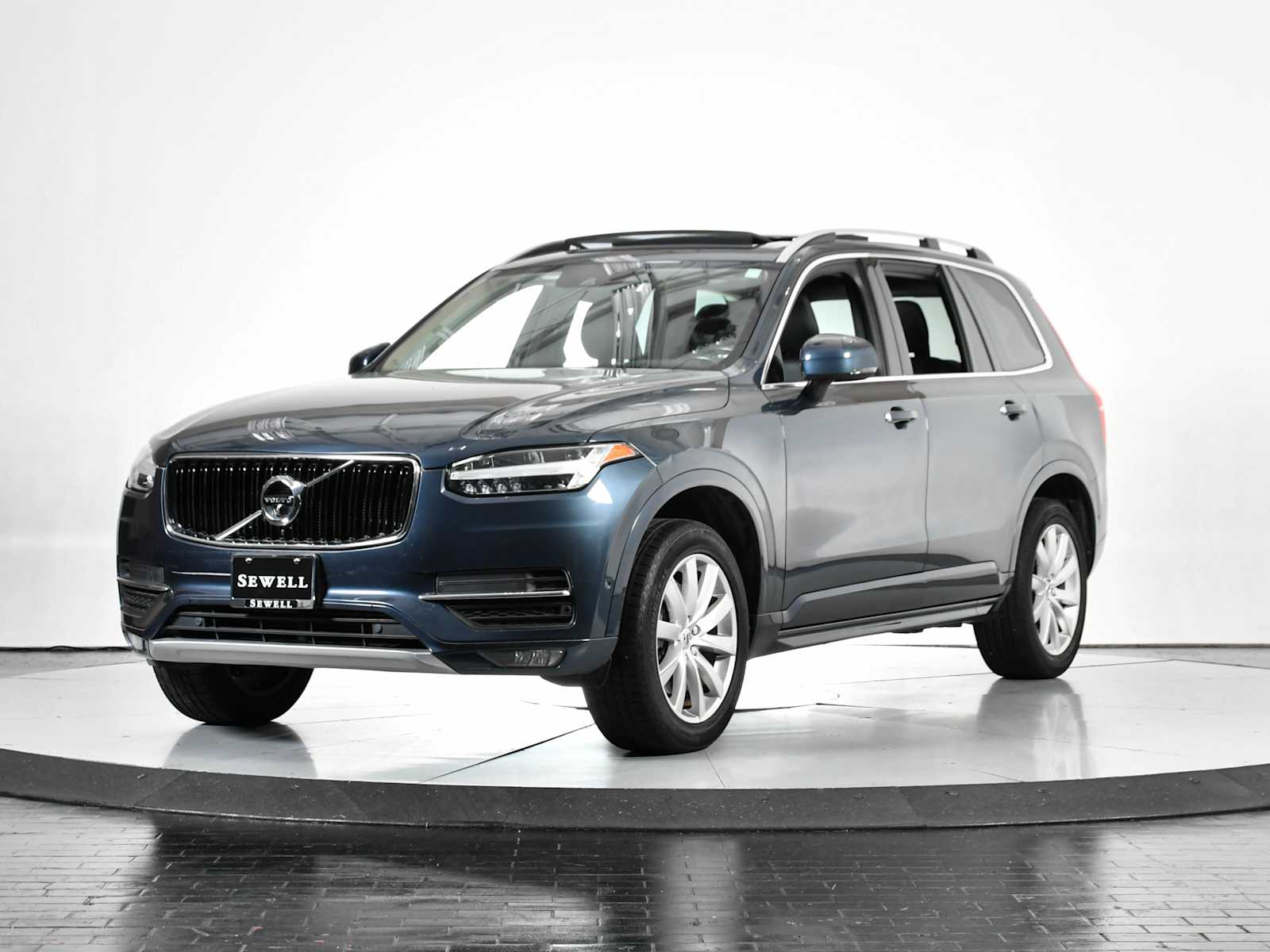 2018 Volvo XC90 Momentum