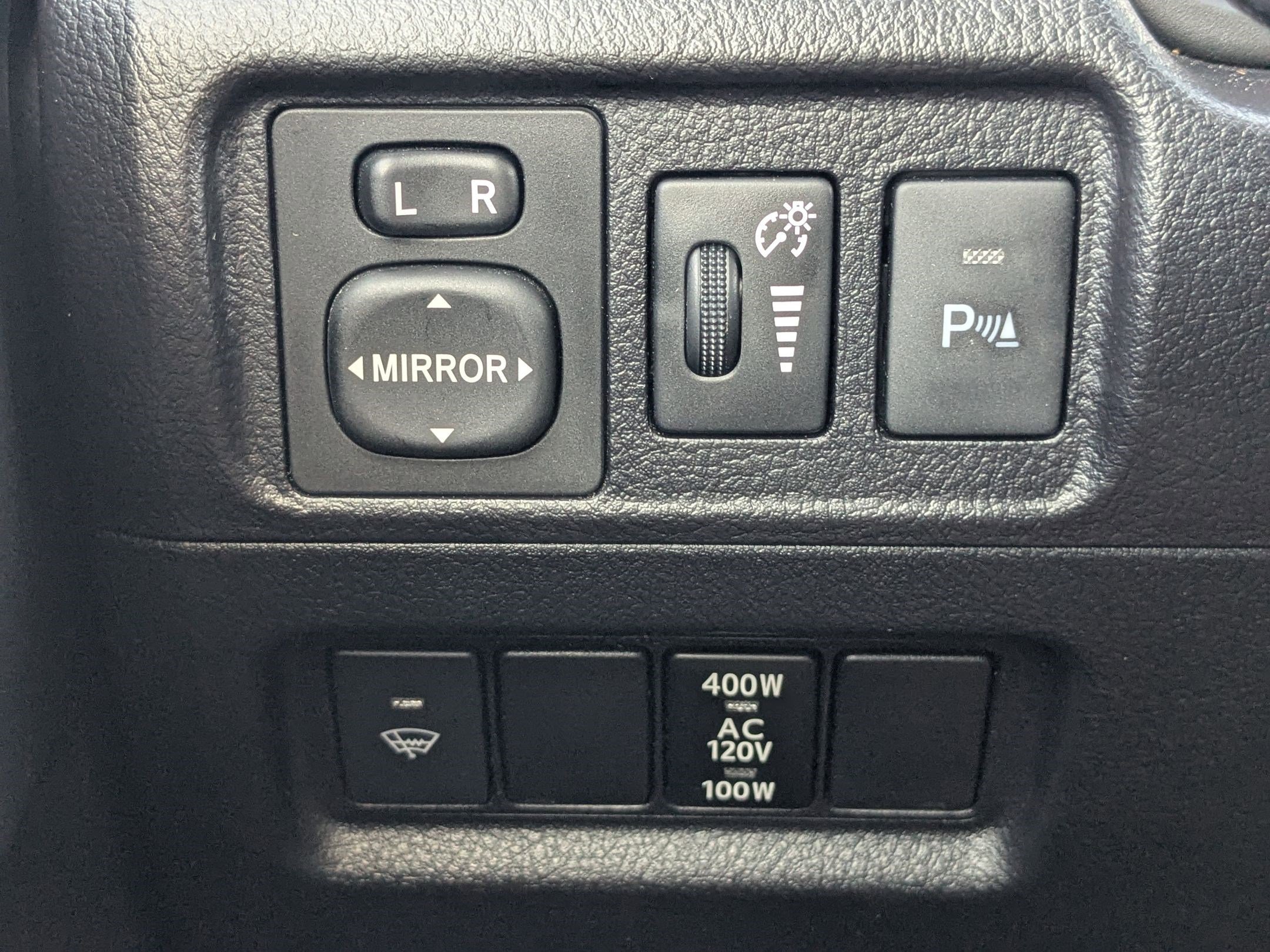 2016 Toyota 4Runner Limited photo 18