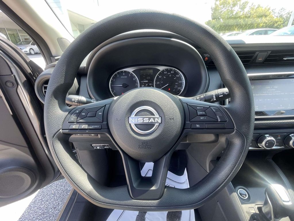 2025 Nissan Kicks Play S photo 19