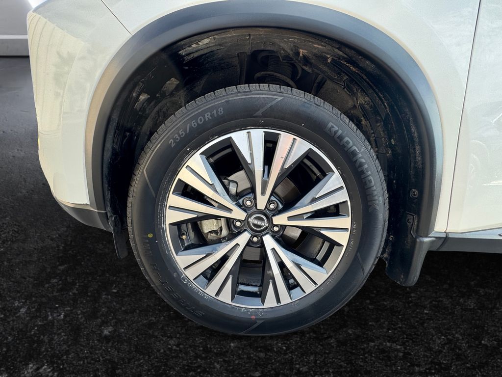 2022 Nissan Rogue SV photo 26