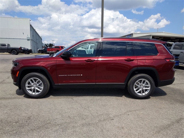 2025 Jeep Cherokee Laredo photo 4