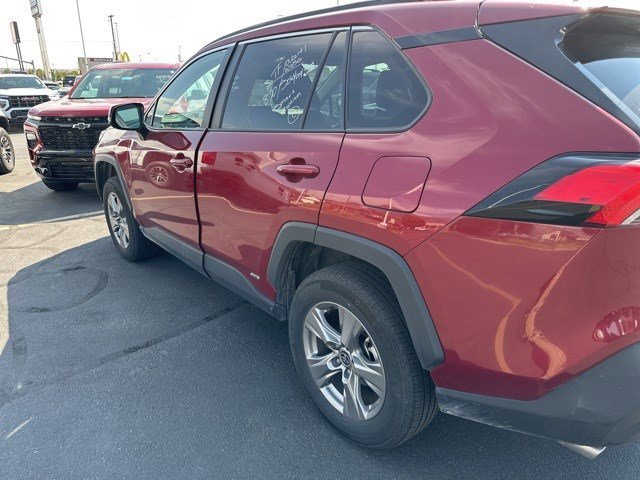 2024 Toyota RAV4 Hybrid XLE photo 7