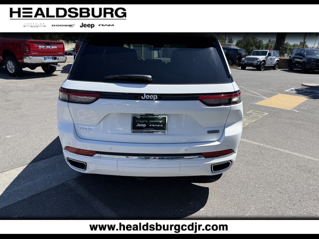2025 Jeep Grand Cherokee Overland photo 4