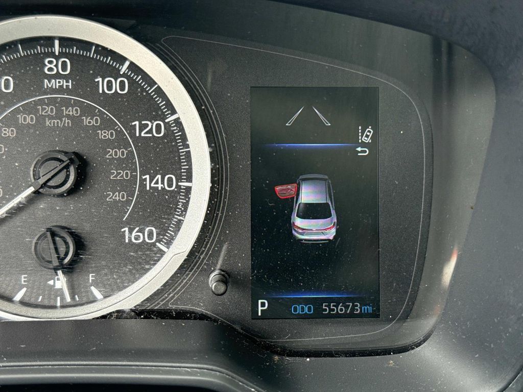 2022 Toyota Corolla LE photo 33