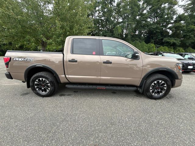 2023 Nissan Titan PRO-4X photo 2