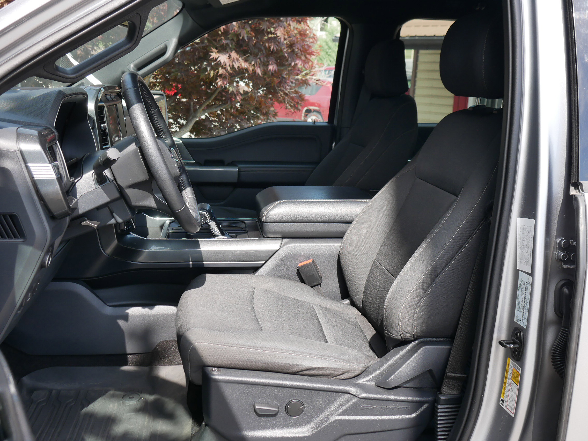 2022 Ford F-150 XLT photo 2