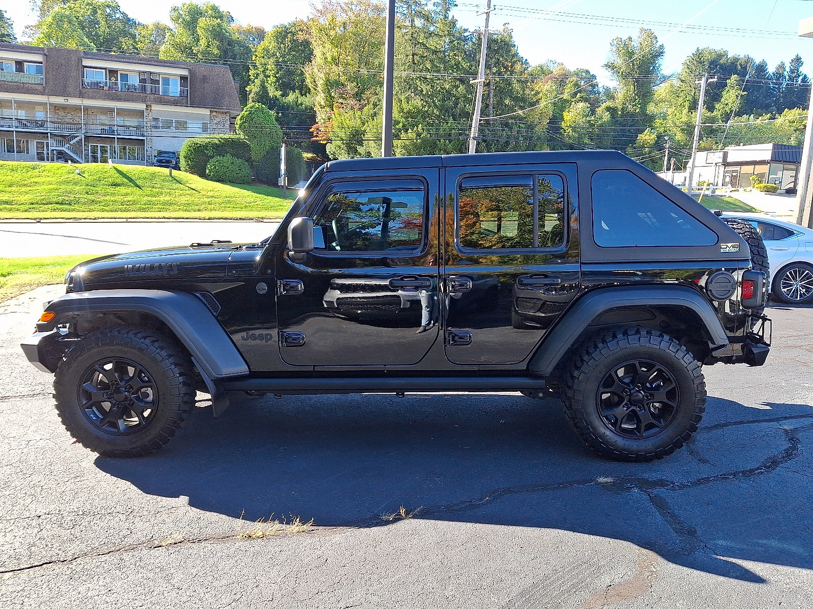 2023 Jeep Wrangler Sport photo 4