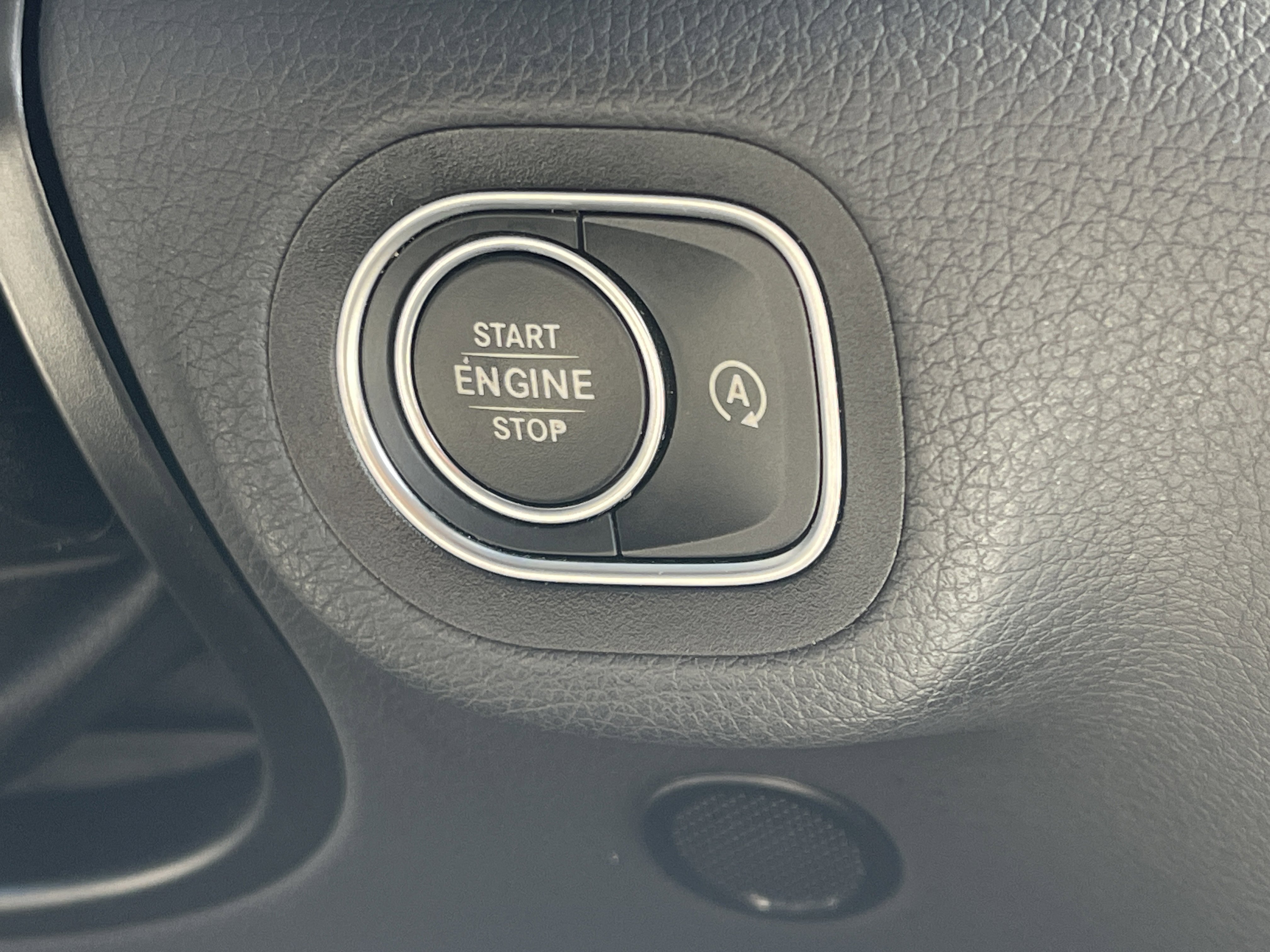 2025 Mercedes Benz GLE 350 4MATIC photo 4