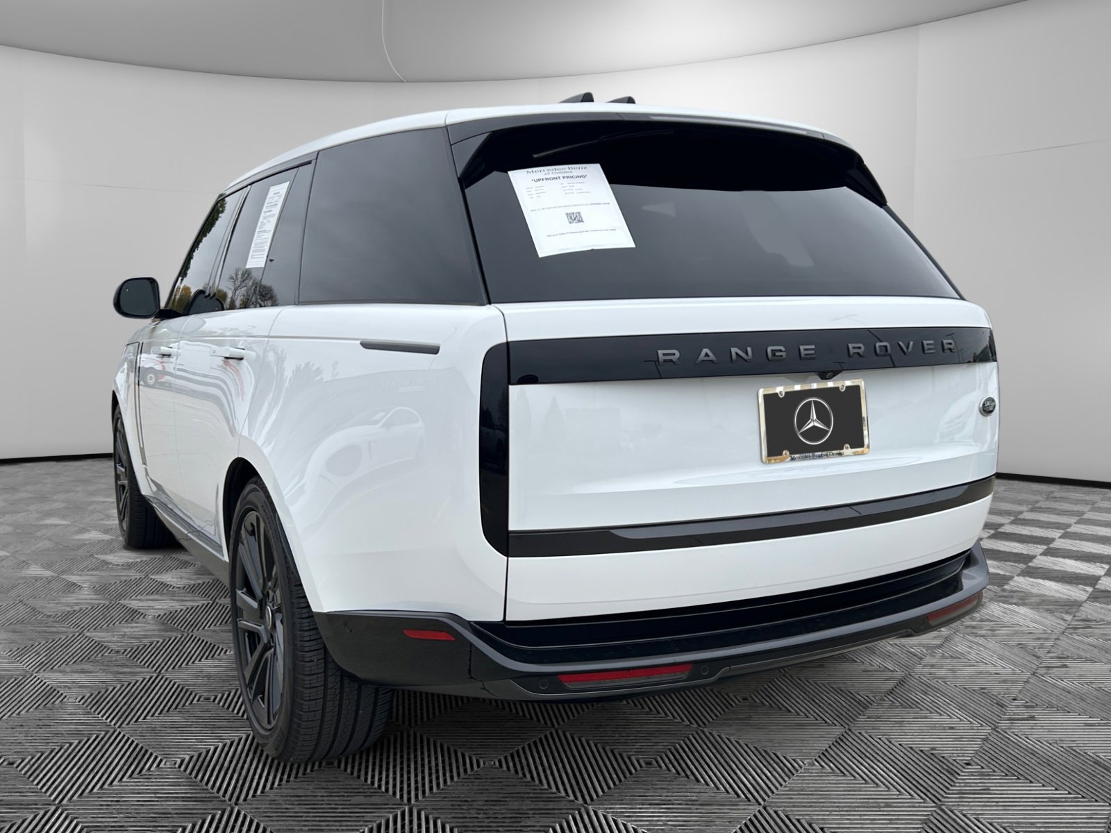 2023 Land Rover Range Rover SE photo 2