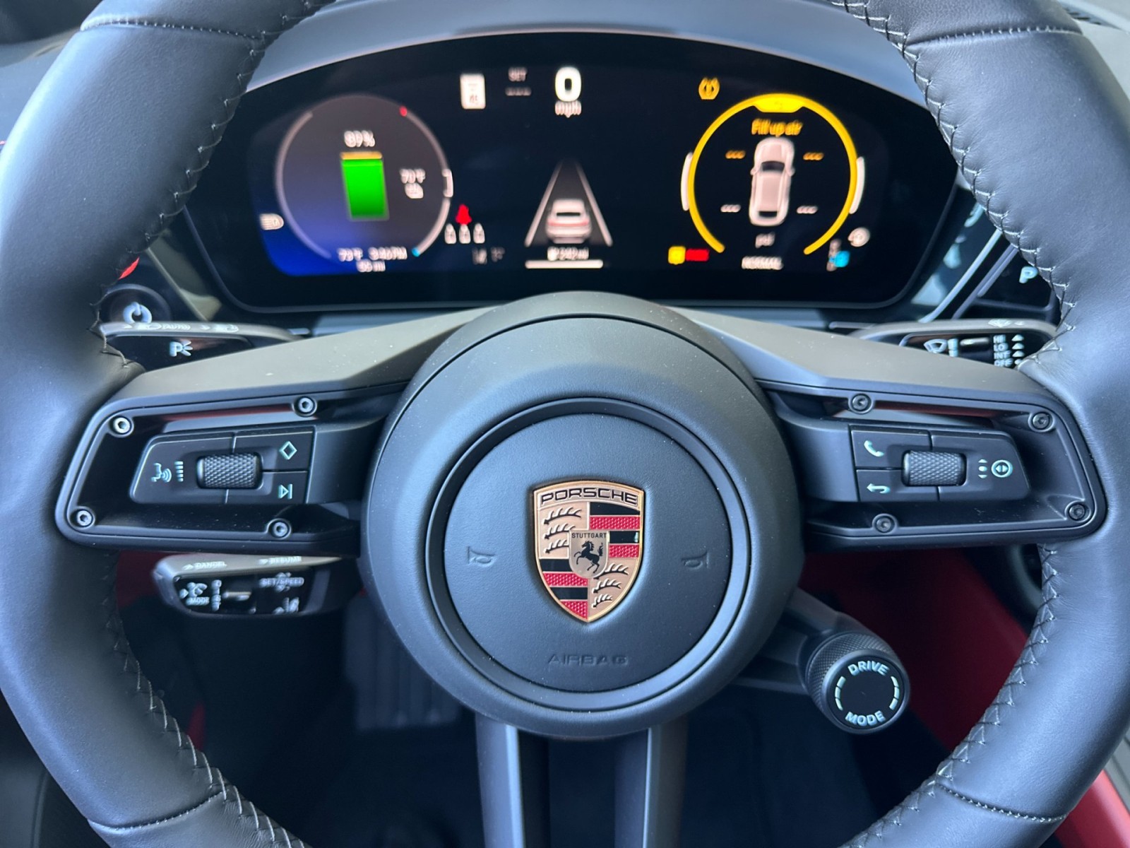 2025 Porsche Macan Electric photo 23