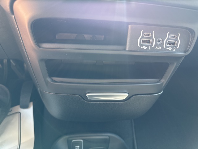2025 Chrysler Voyager LX photo 35