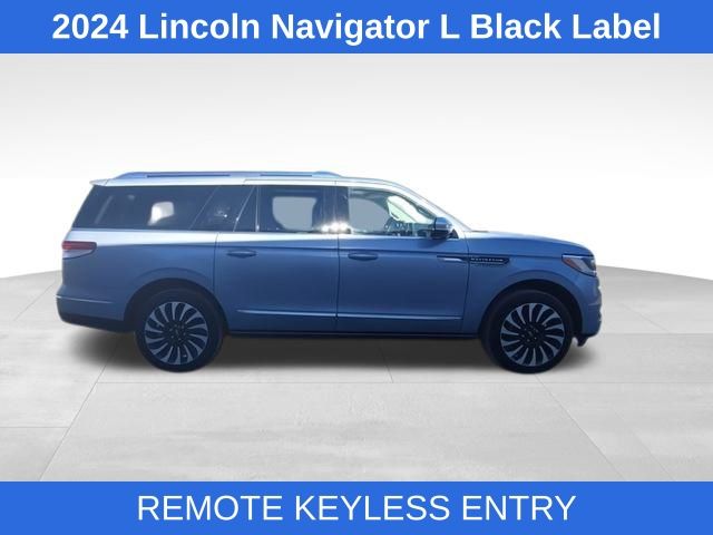 2024 Lincoln Navigator Black Label photo 9