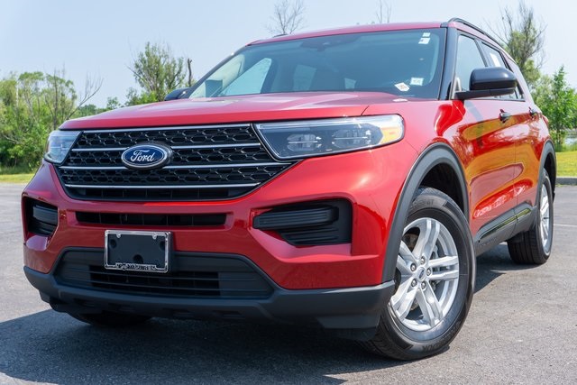 2023 Ford Explorer XLT's photo