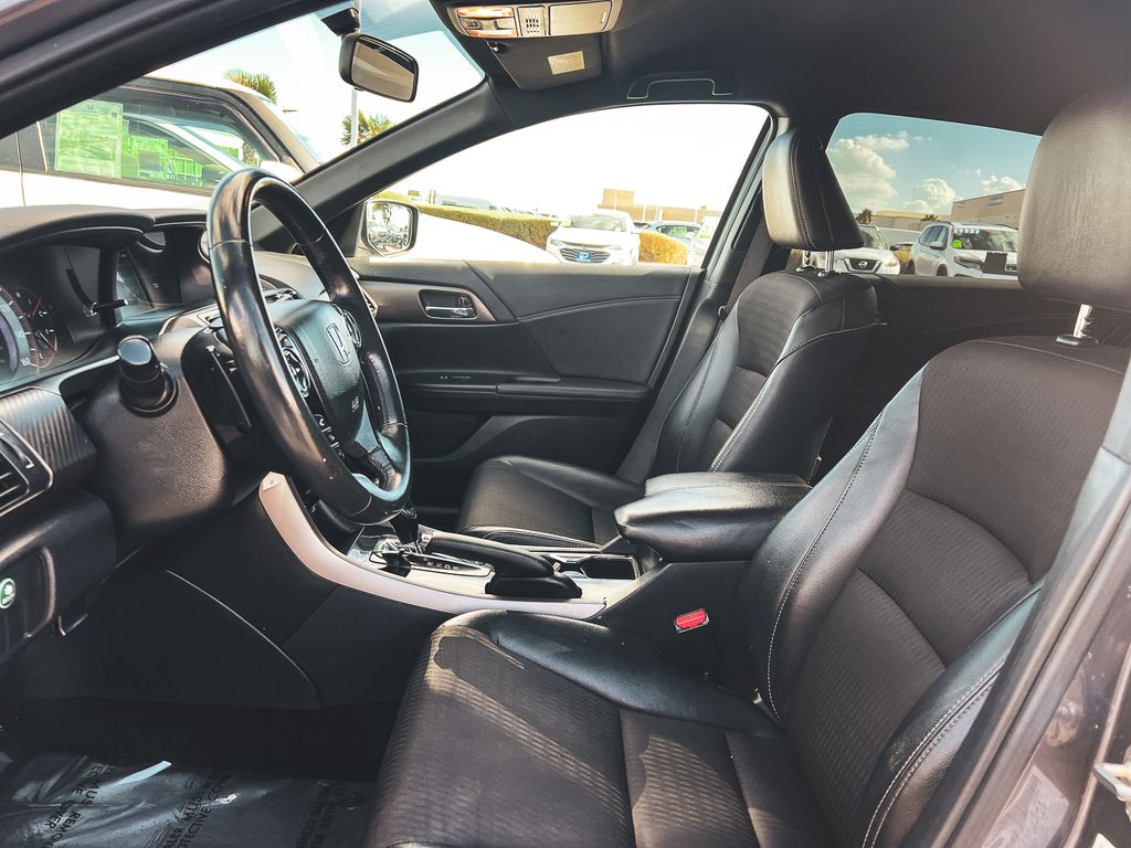 2017 Honda Accord Sport photo 22